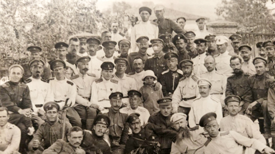 Русские белоэмигранты-белогвардейцы в Разграде, 1922 г..jpg